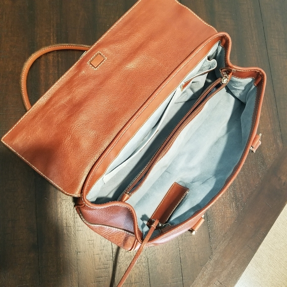 Lamberston Truex camel colored leather shoulder bag - Picture 8 of 15